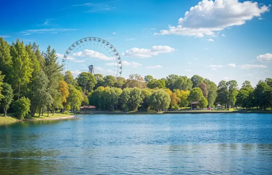 6 парков Москвы, где приятно гулять: что посмотреть и чем заняться с детьми