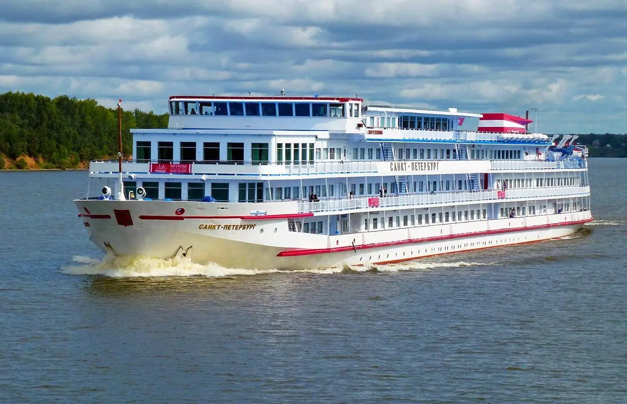 eG2YQ82VCSTeplokhodSankt-Peterburg.webp