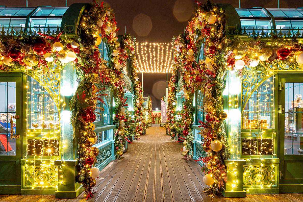 Маршрут по самым красивым новогодним улицам Москвы: главные площадки фестиваля "Зима в Москве" 2025-2026