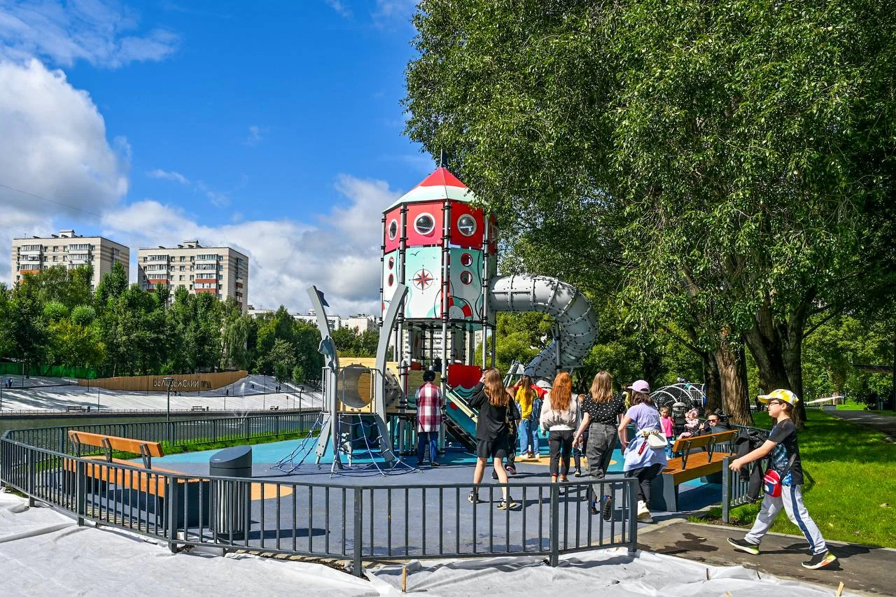 Фото Детские площадки у Беловежского пруда - развлечение в Москве | Досугатор