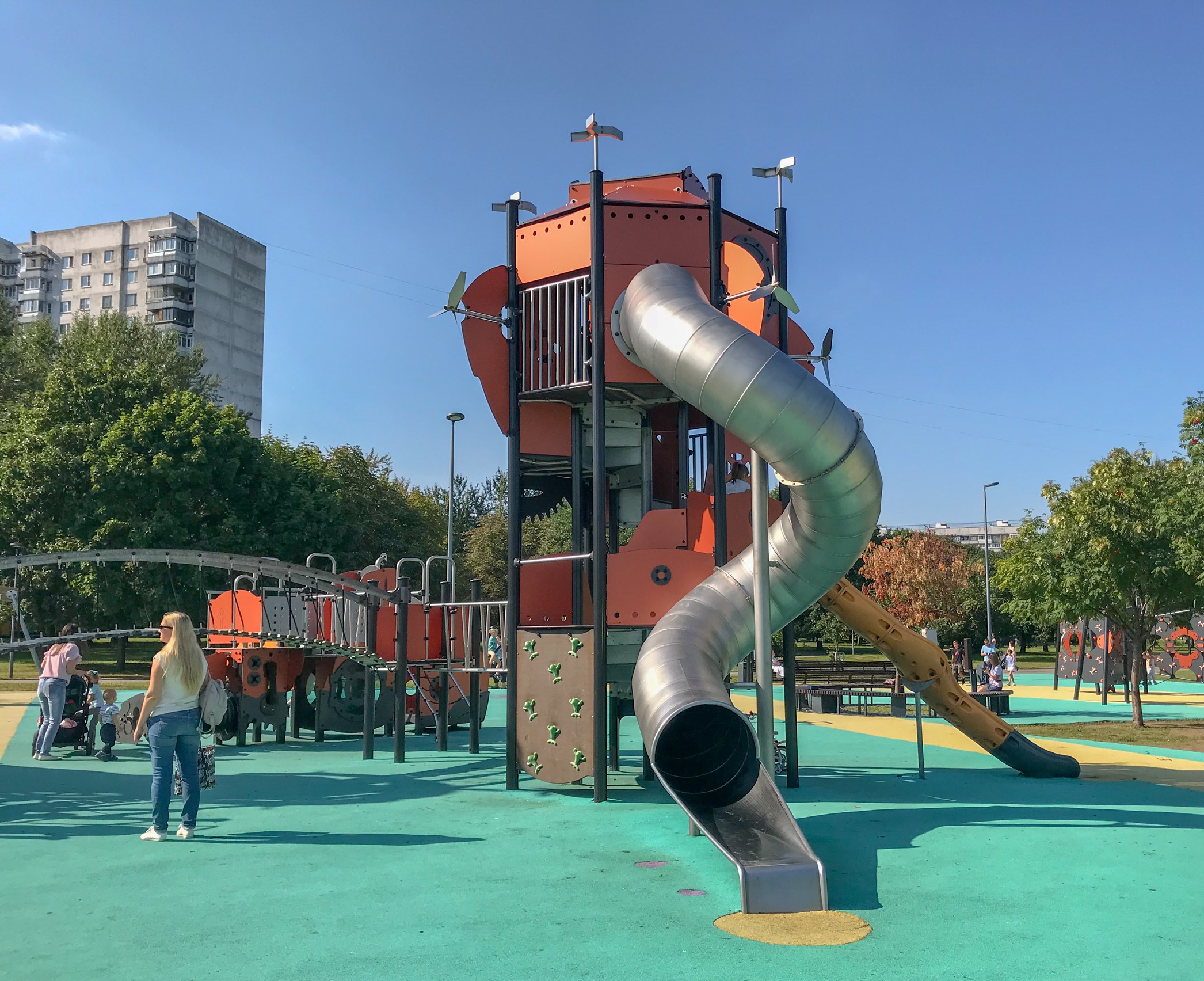 Фото Игровая площадка в парке Садовники (№ 2) - развлечение в Москве | Досугатор