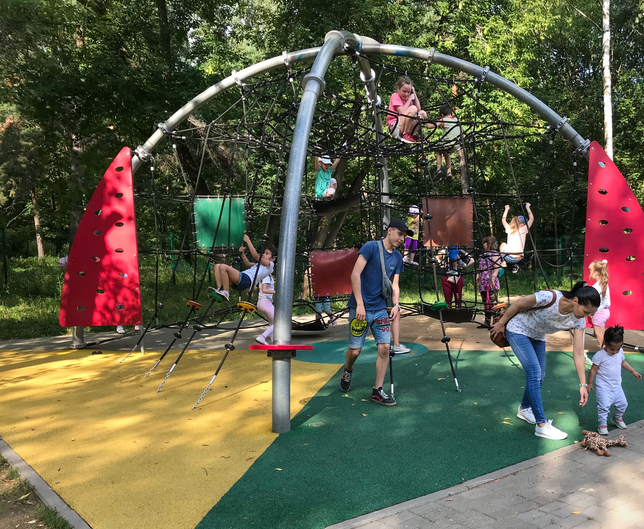 Фото Детская площадка в парке Кузьминки №2 - развлечение в Москве | Досугатор