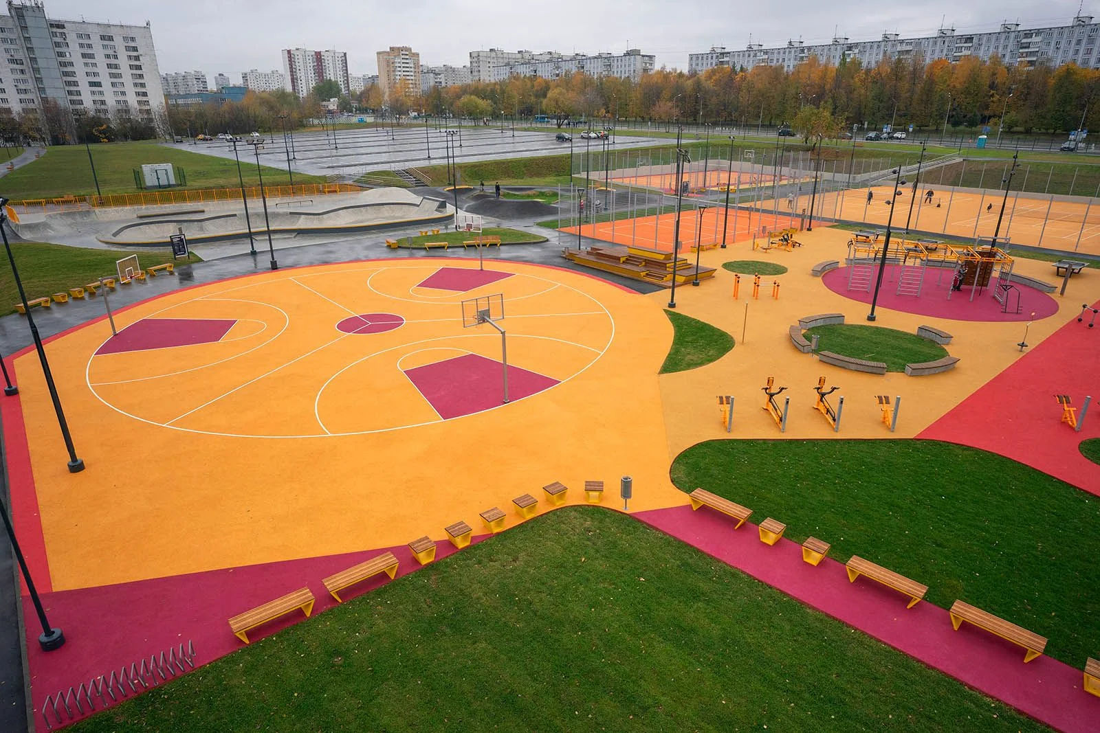 Фото Скейт-парк и памп-трек в парке в поймах рек Шмелевки и Кузнецовки - развлечение в Москве | Досугатор