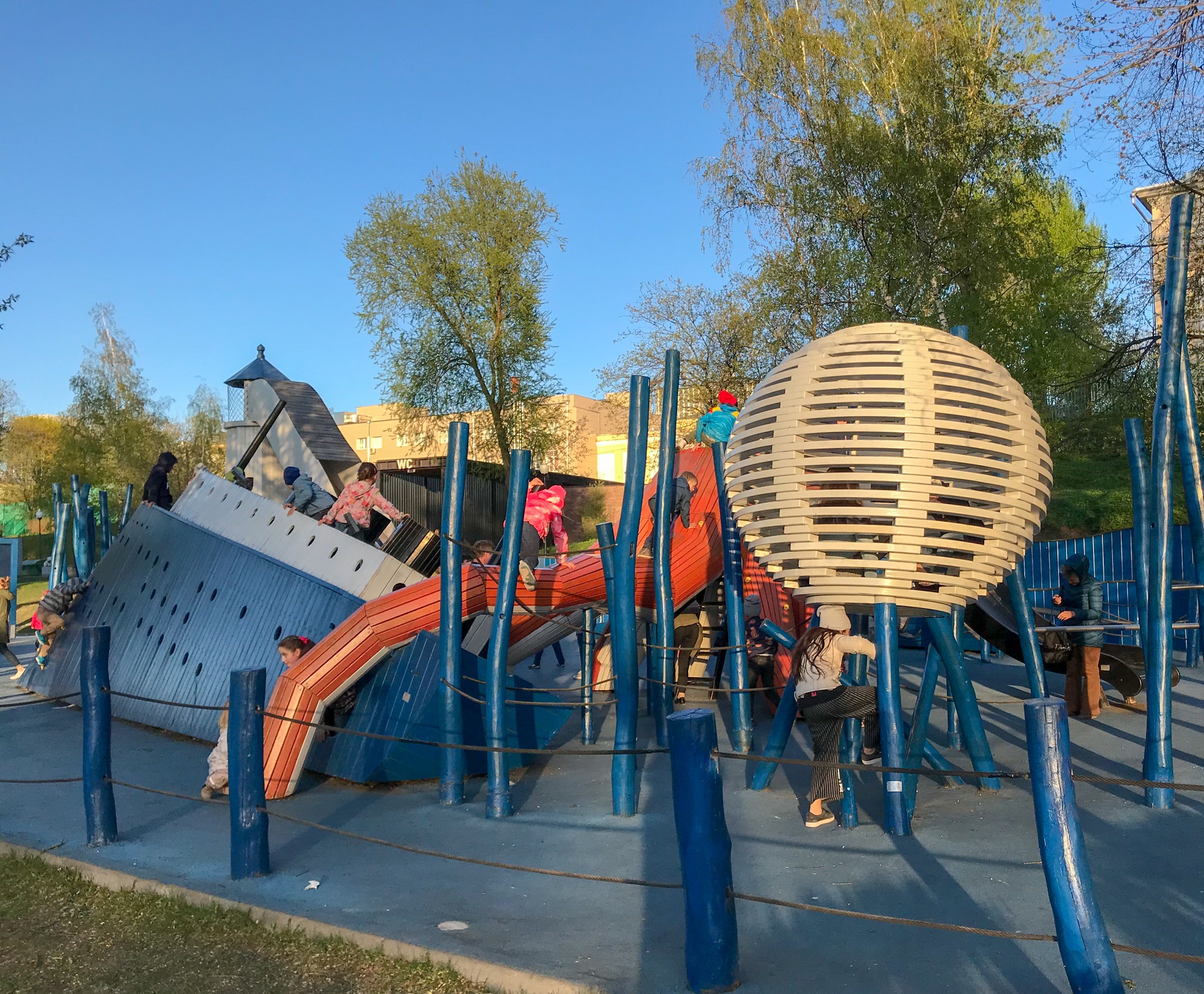 Фото Площадка Морские приключения (Monstrum) в Парке Горького - развлечение в Москве | Досугатор
