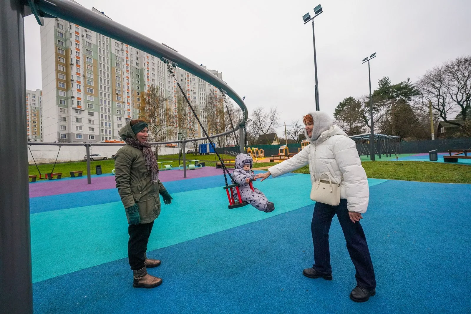 Фото Детская площадка на Лукинской улице в Ново-Переделкине - развлечение в Москве | Досугатор