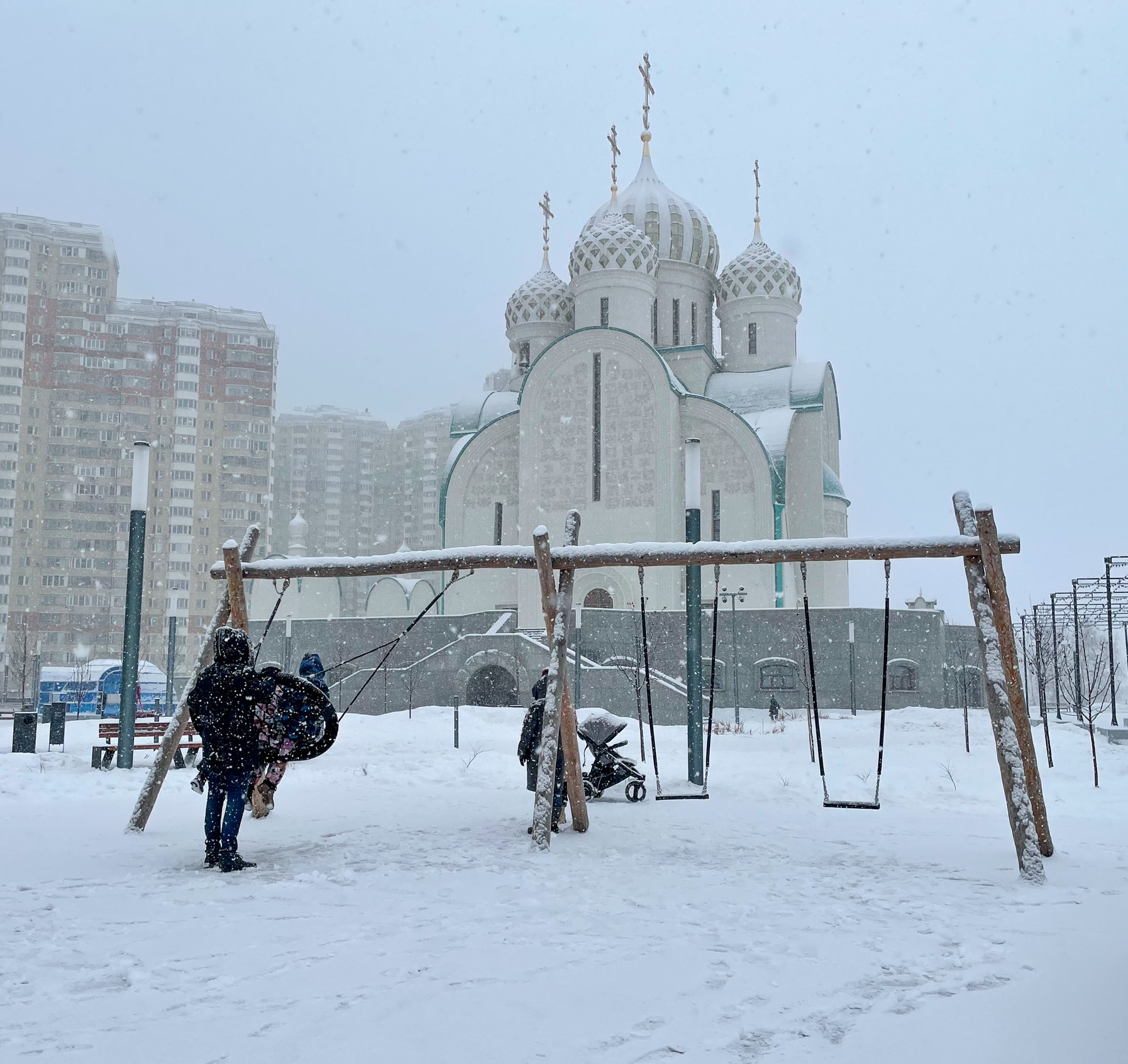 Фото Игровая площадка у собора в Павшинской пойме (г. Красногорск) - развлечение в Москве | Досугатор