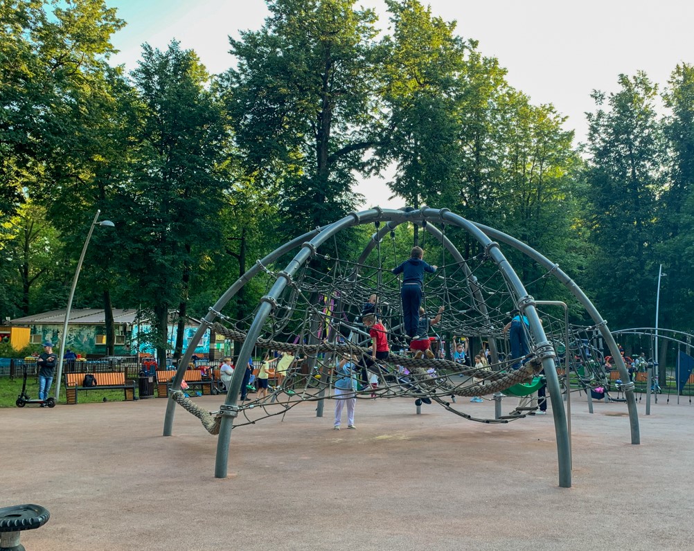 Фото Детская площадка в парке Фили №1 - развлечение в Москве | Досугатор