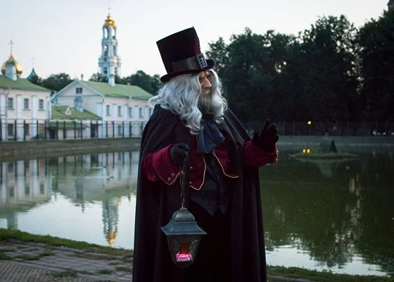 Фото Театрализованная экскурсия 12 чудес Сергиева Посада с фонарщиком Фаролеро - развлечение в Москве | Досугатор