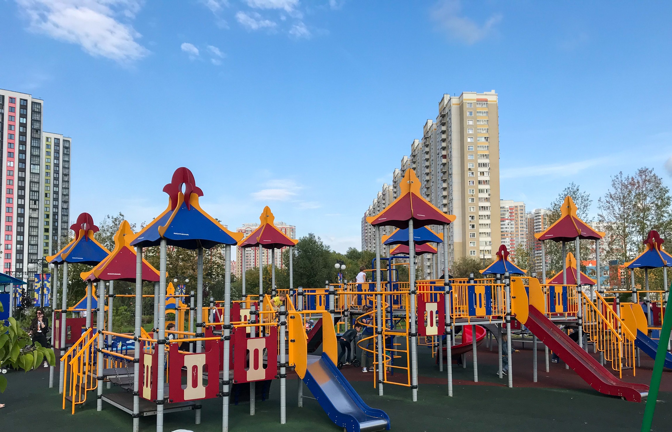 Фото Детская площадка в парке Эко-берег в Химках - развлечение в Москве | Досугатор