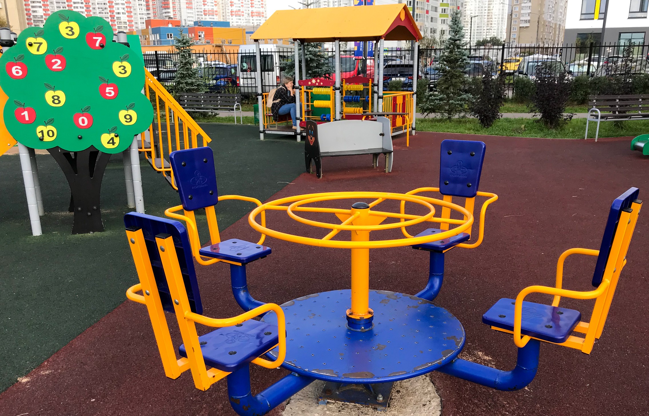 Фото Детская площадка в парке Эко-берег в Химках - развлечение в Москве | Досугатор