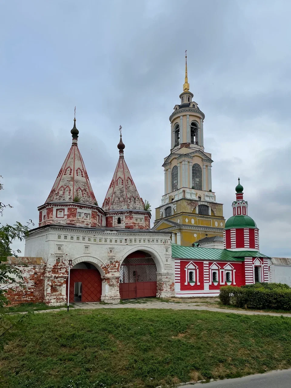 Фото Поднебесная колокольня Ризоположенского монастыря (г. Суздаль) - развлечение в Москве | Досугатор