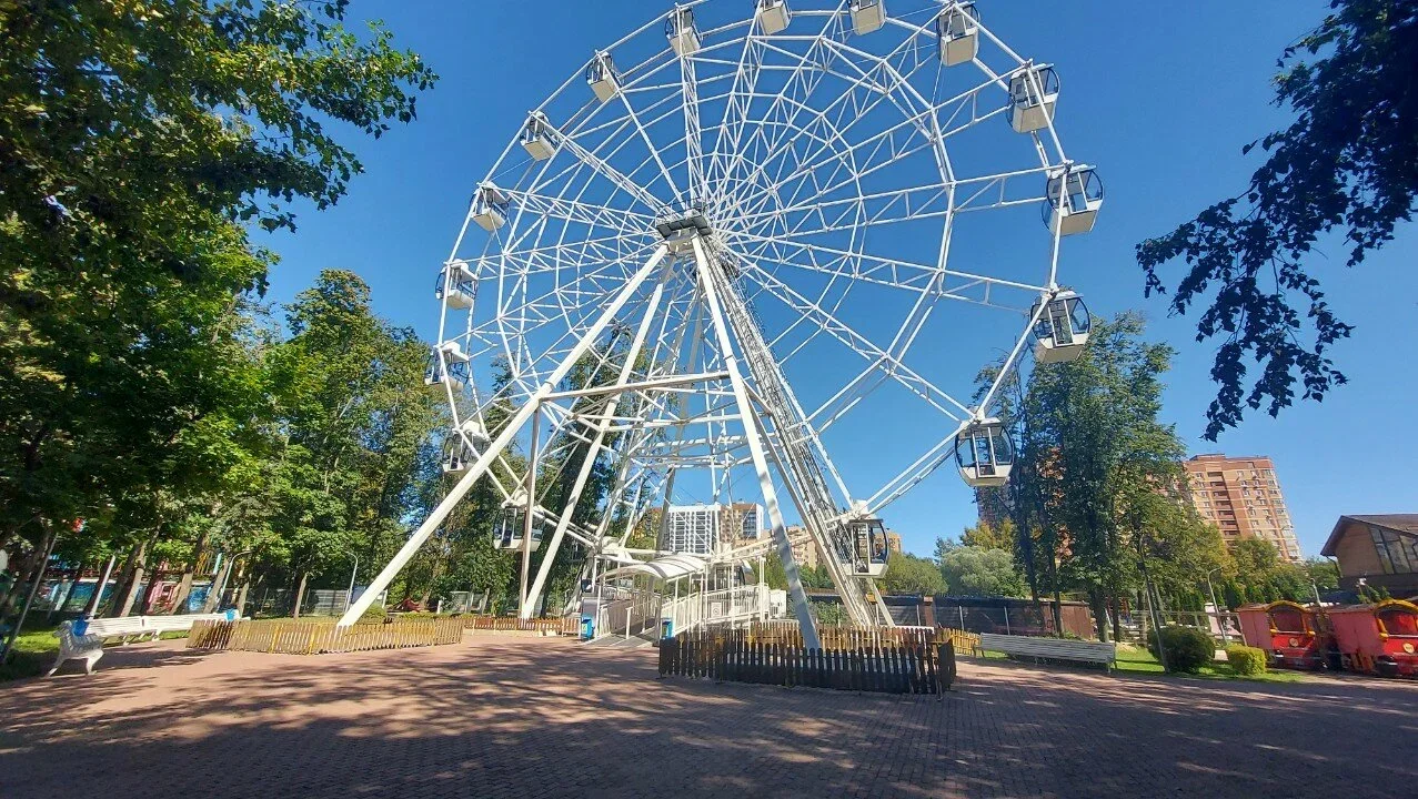Фото Колесо обозрения в Люберцах - развлечение в Москве | Досугатор