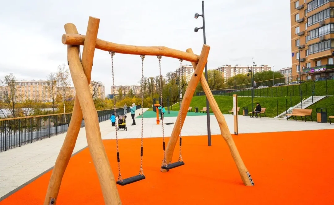 Фото Детская площадка (парк Дружба, р-н Некрасовка) - развлечение в Москве | Досугатор