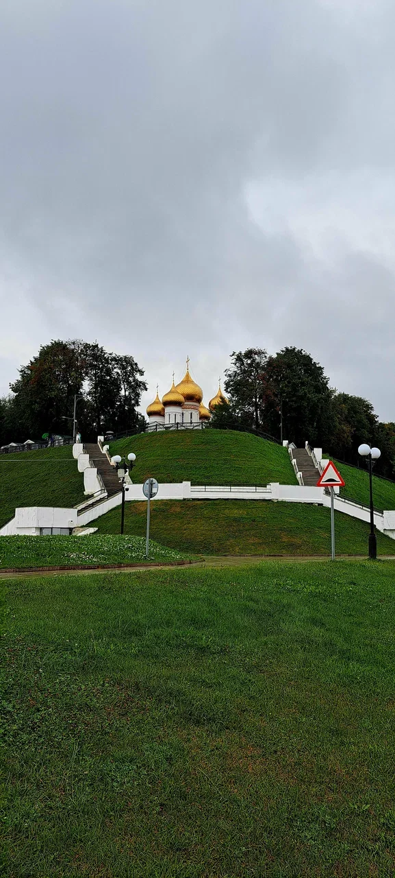 Фото Парк «Стрелка» (г. Ярославль) - развлечение в Москве | Досугатор