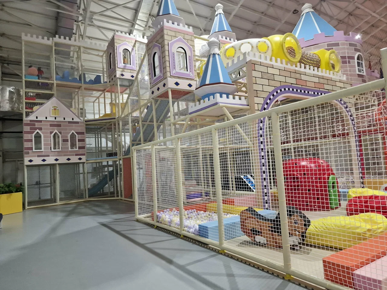 Фото Развлекательный центр Небо (Туса Джуса) в г. Московский - развлечение в Москве | Досугатор