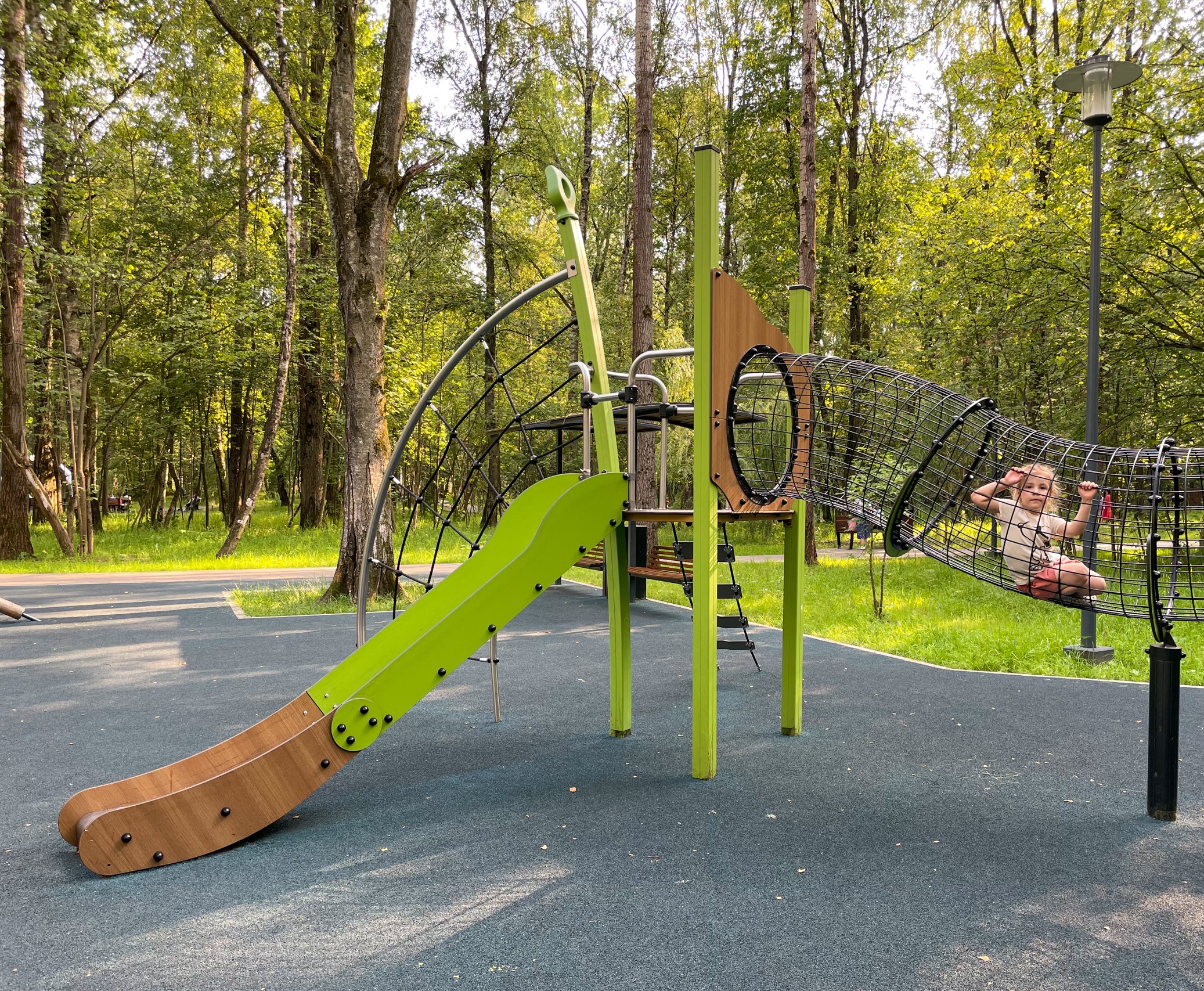 Фото Игровая площадка в парке Филатов Луг - развлечение в Москве | Досугатор