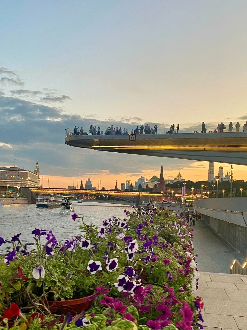 Фото Парящий мост в Зарядье - развлечение в Москве | Досугатор