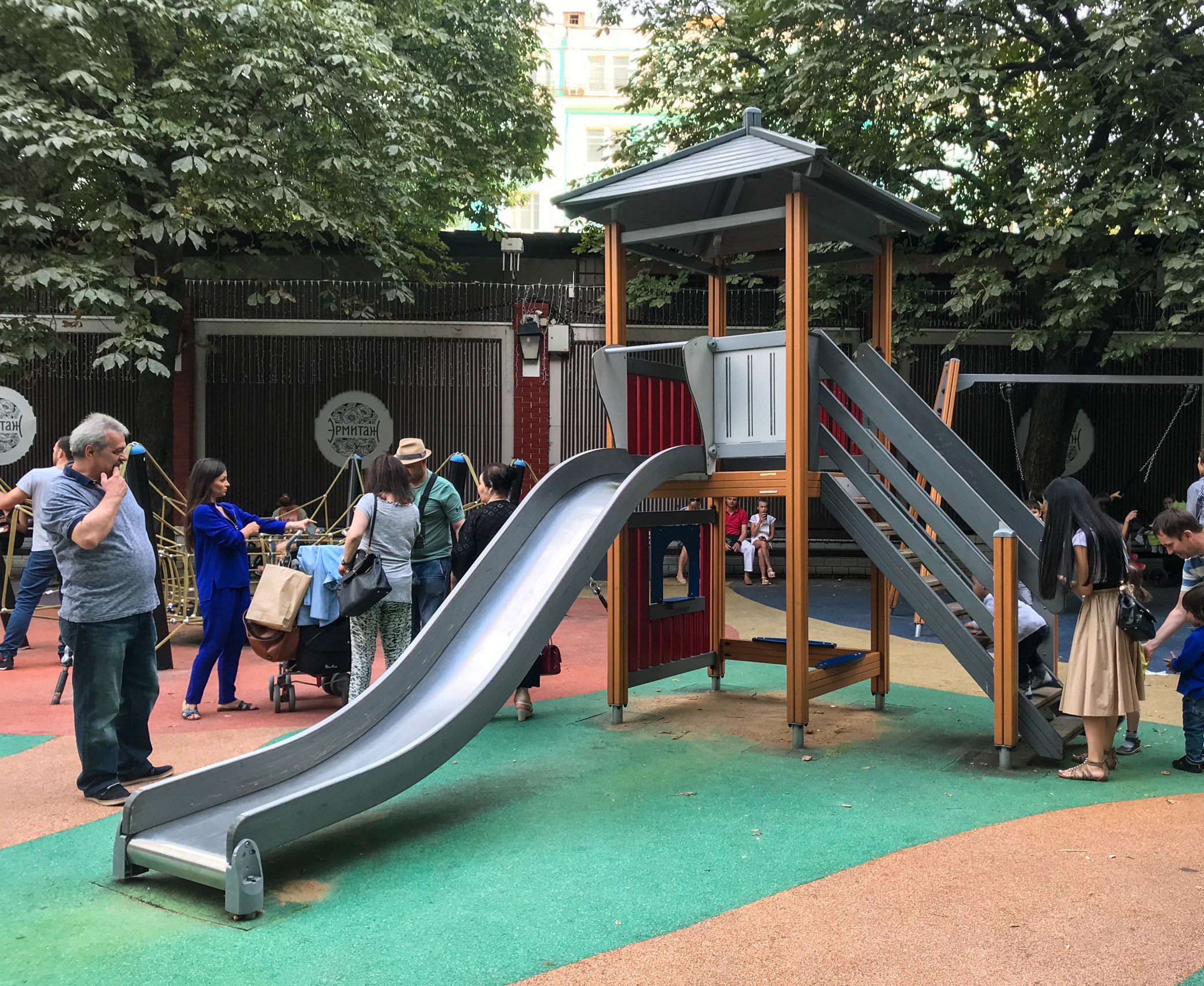 Фото Площадка в саду Эрмитаж - развлечение в Москве | Досугатор