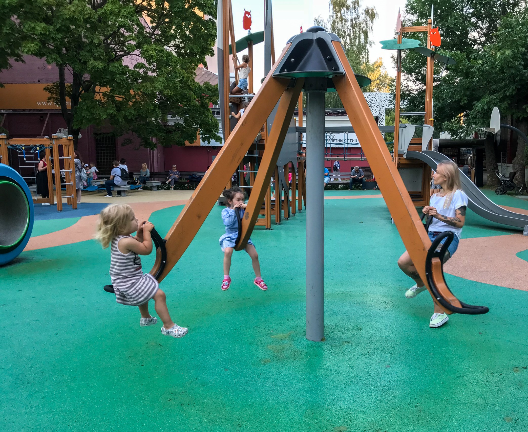 Фото Площадка в саду Эрмитаж - развлечение в Москве | Досугатор