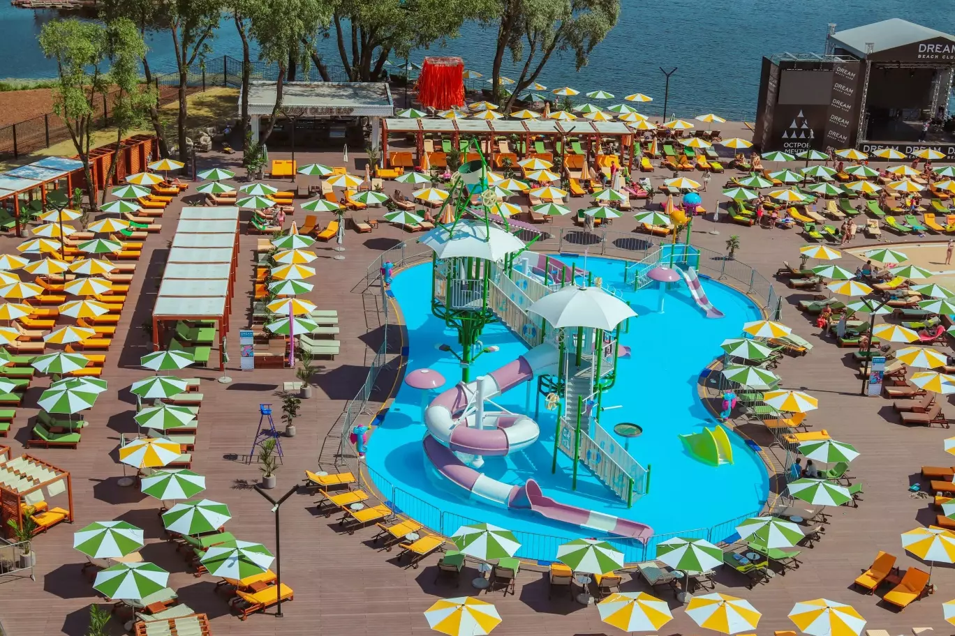 Фото Dream Beach Club - развлечение в Москве | Досугатор