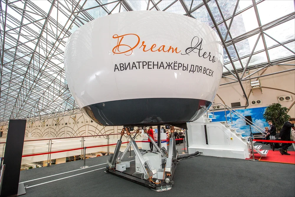 Фото Авиатренажер Dream Aero в ТЦ "Афимолл Сити" - развлечение в Москве | Досугатор