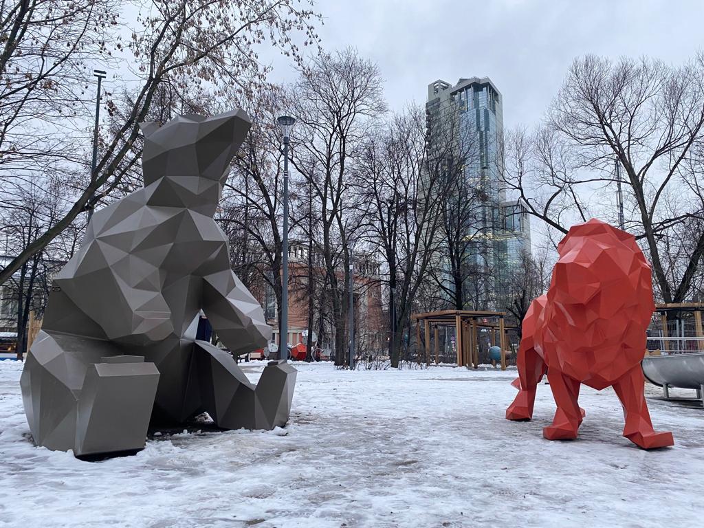 Фото Детская площадка "Атомы" в Семеновском сквере - развлечение в Москве | Досугатор