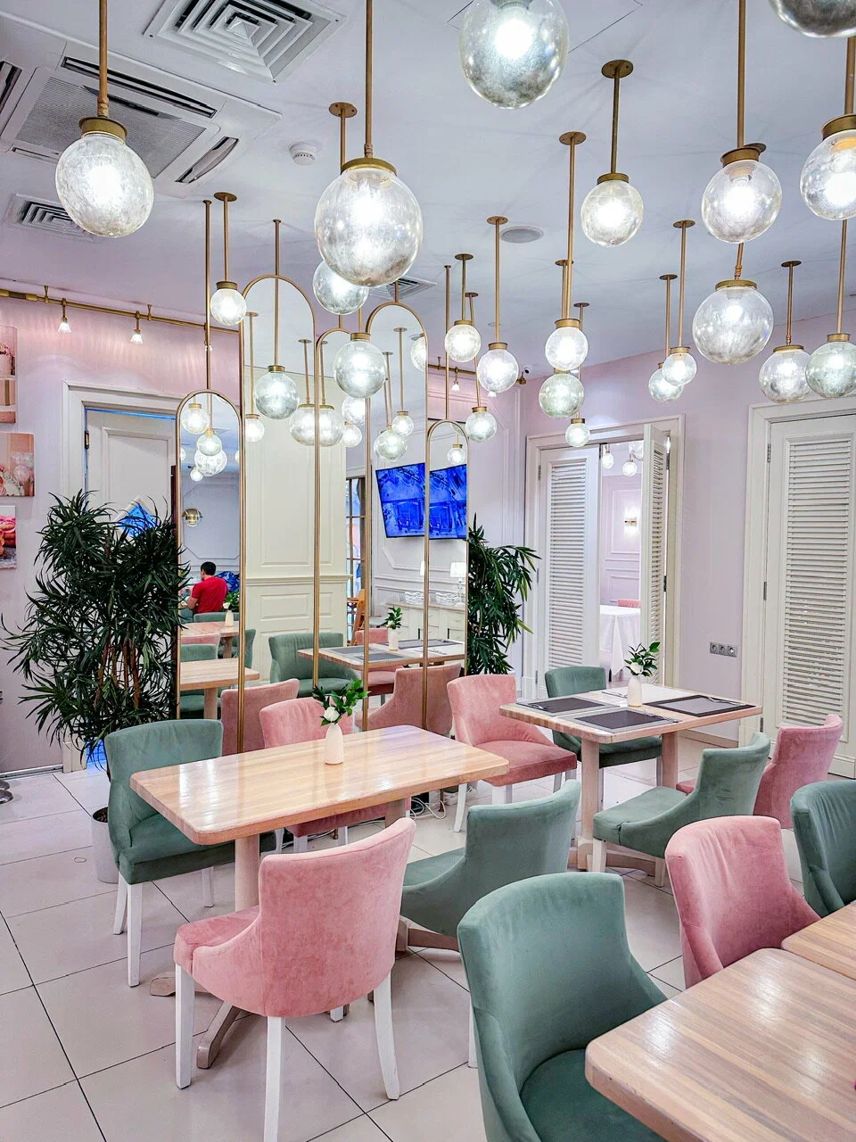 Фото Ресторан Ribambelle в ТЦ Времена года - развлечение в Москве | Досугатор