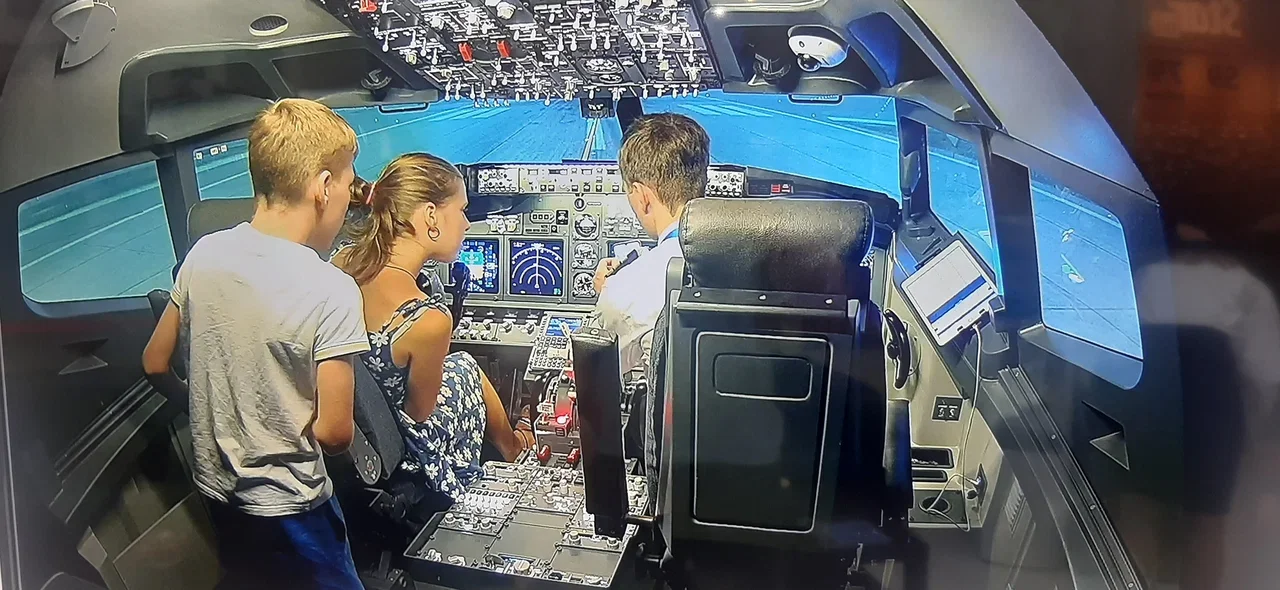 Фото Авиатренажер Dream Aero в ТРЦ "РИО" Дмитровка - развлечение в Москве | Досугатор