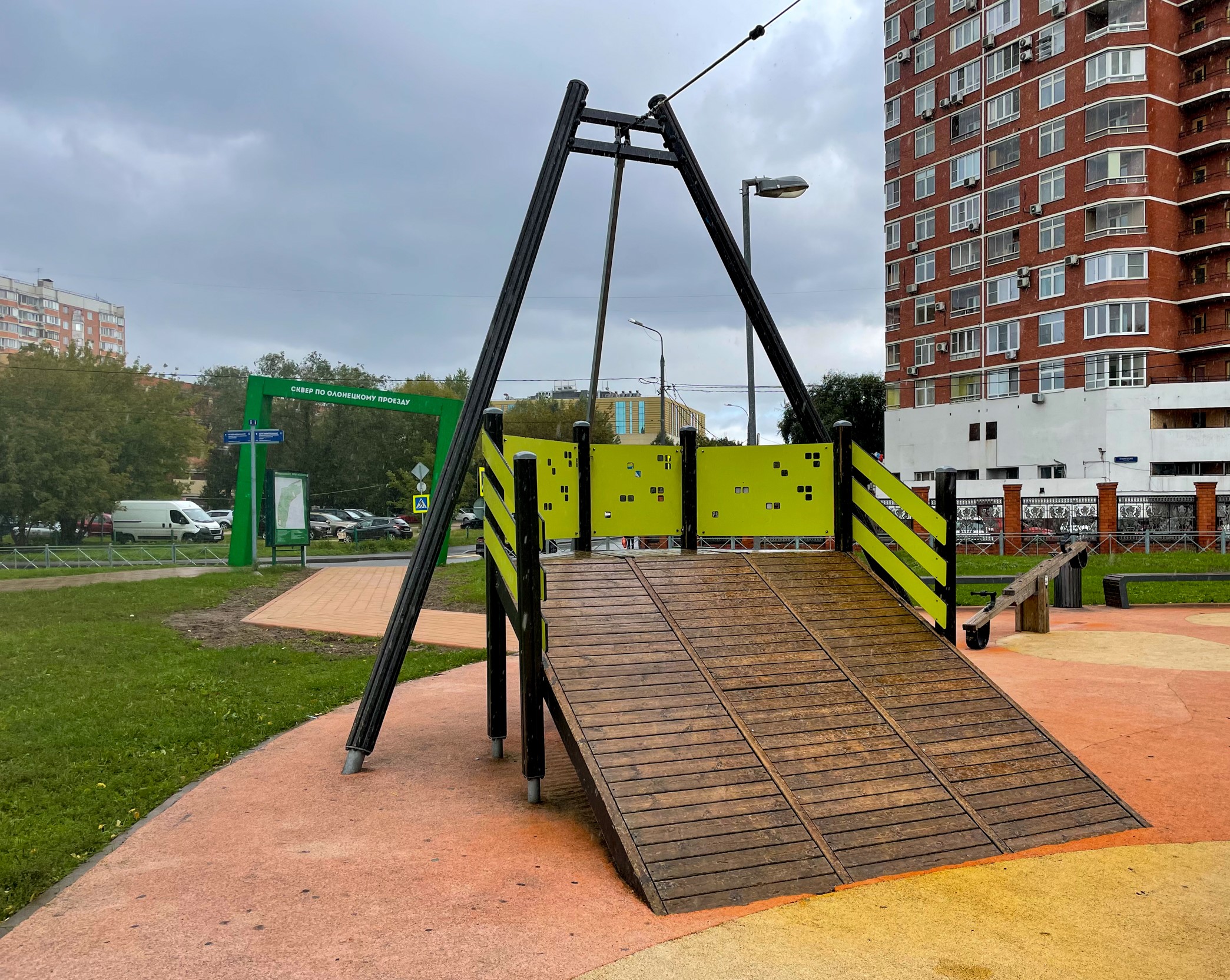 Фото Площадка в сквере по Олонецкому проезду - развлечение в Москве | Досугатор
