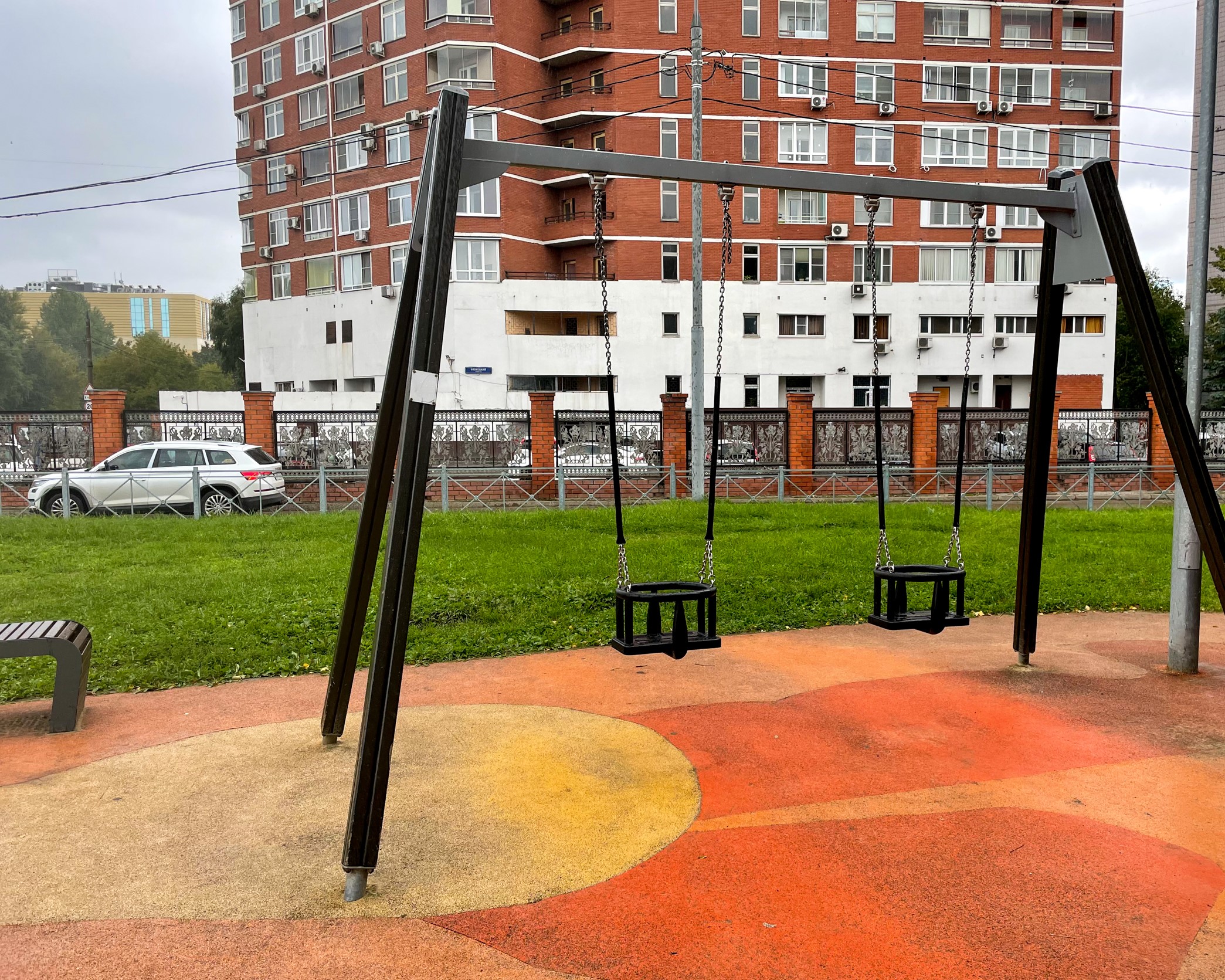 Фото Площадка в сквере по Олонецкому проезду - развлечение в Москве | Досугатор