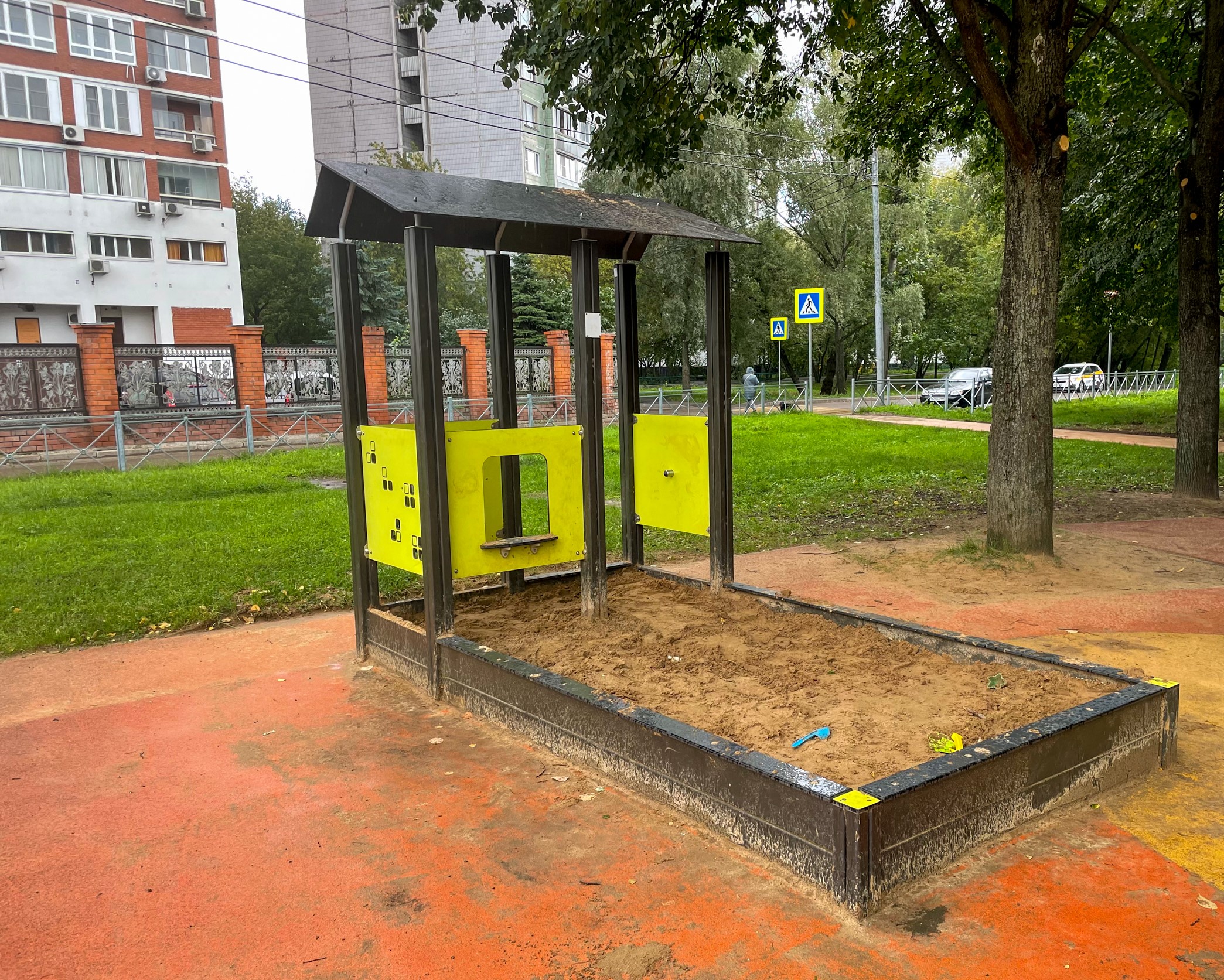 Фото Площадка в сквере по Олонецкому проезду - развлечение в Москве | Досугатор