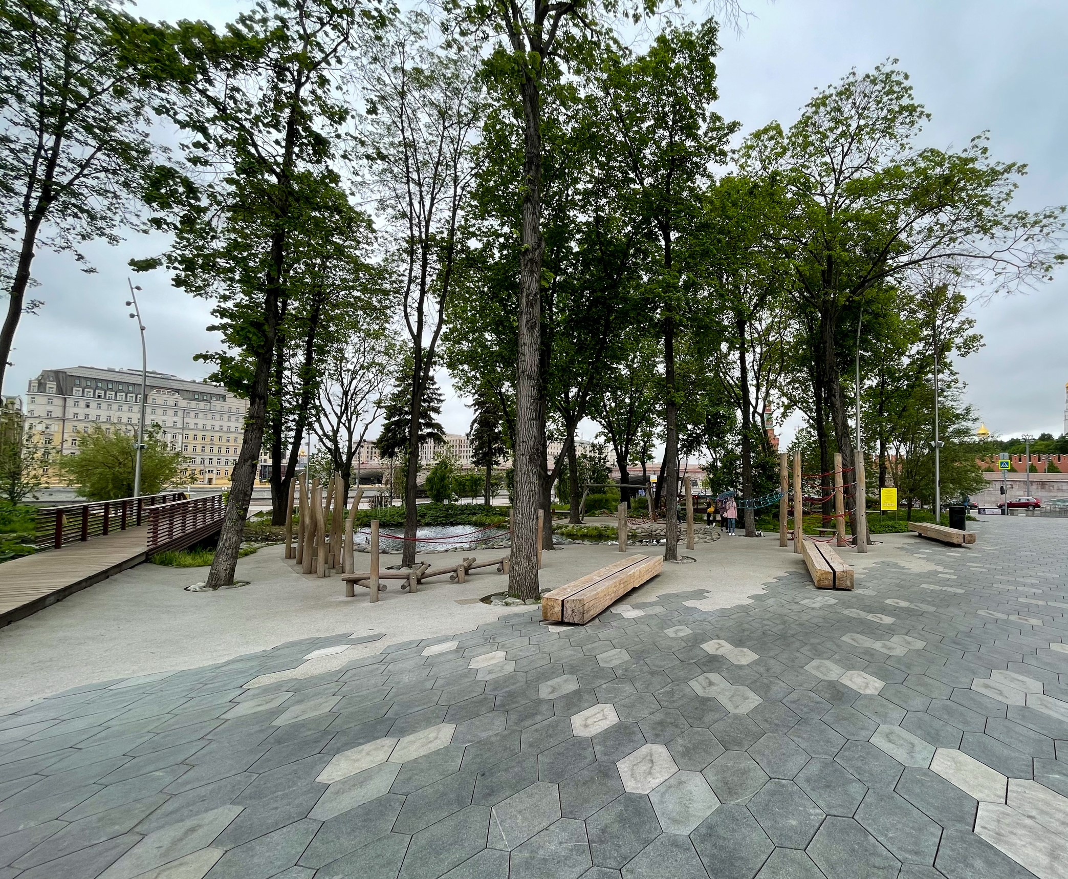 Фото Площадка в парке Зарядье - развлечение в Москве | Досугатор