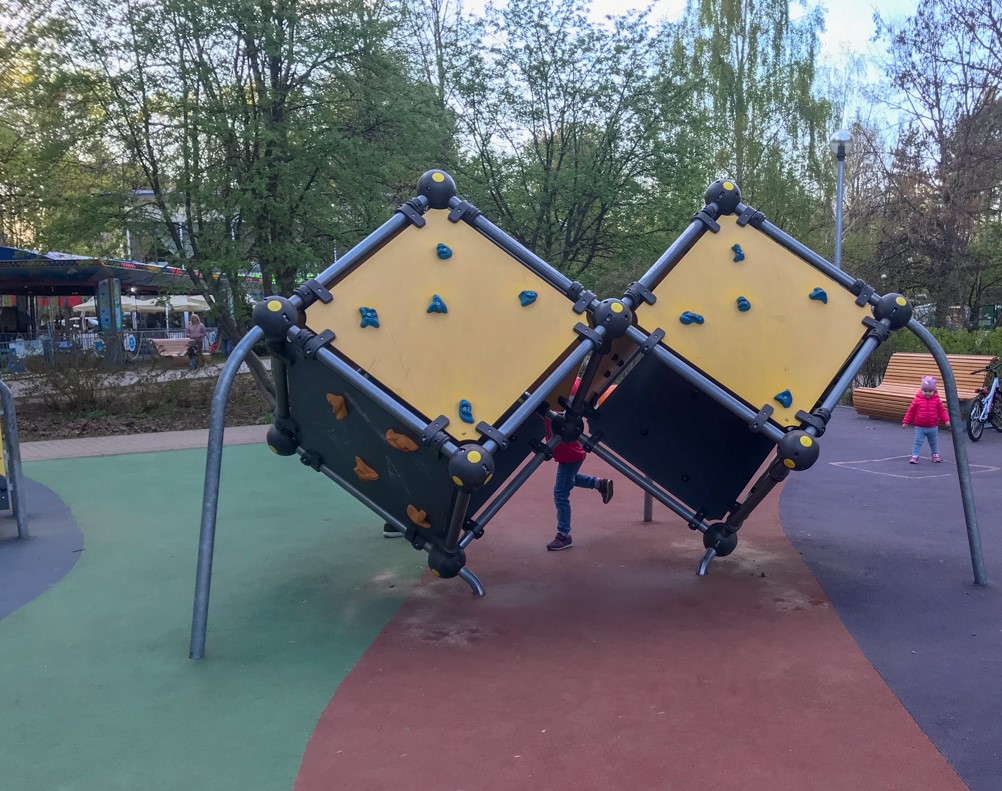 Фото Детская площадка в парке Северное Тушино №1 - развлечение в Москве | Досугатор