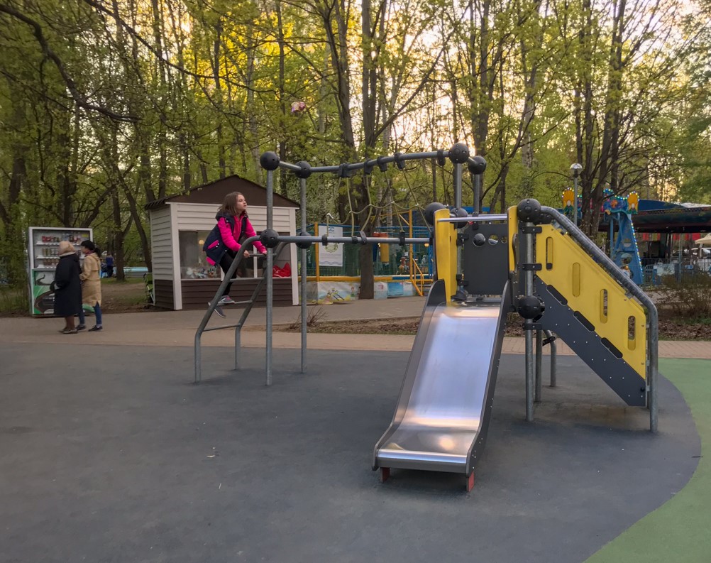 Фото Детская площадка в парке Северное Тушино №1 - развлечение в Москве | Досугатор