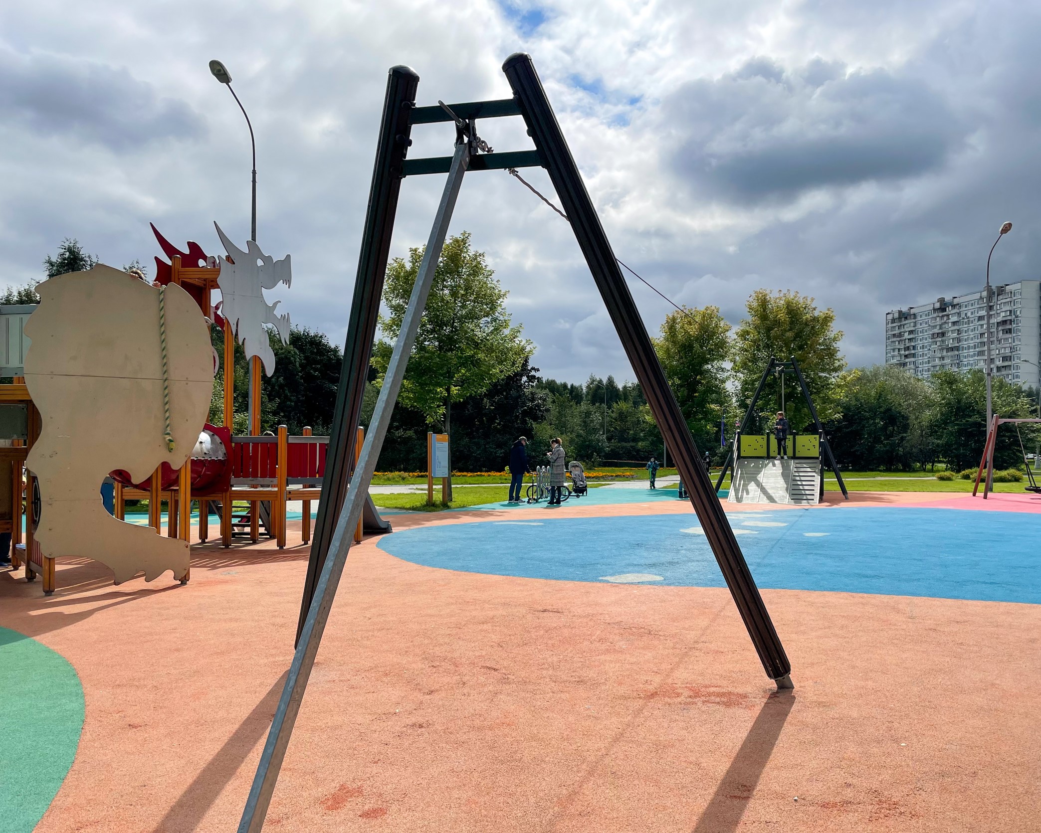 Фото Площадка с Зеброй в парке Яуза (на Северодвинской) - развлечение в Москве | Досугатор
