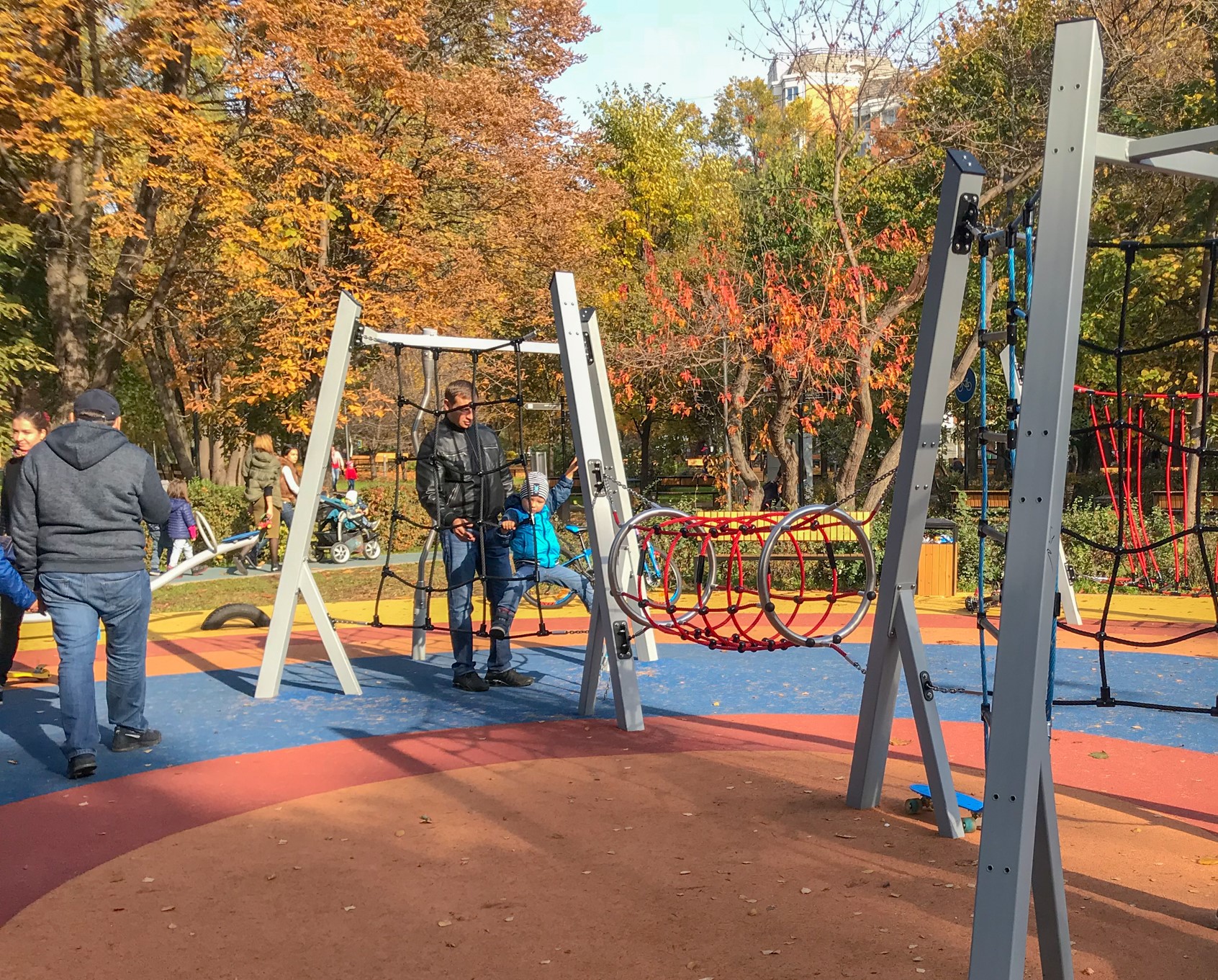 Фото Игровая площадка в парке Святослава Фёдорова - развлечение в Москве | Досугатор