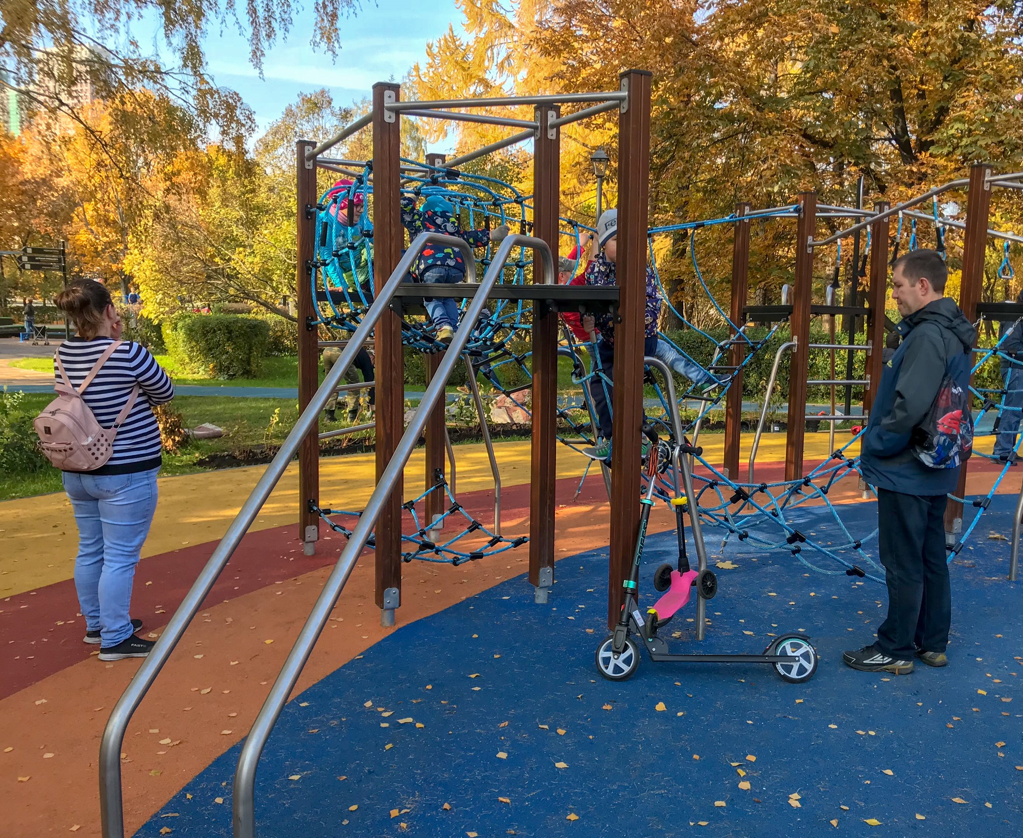 Фото Игровая площадка в парке Святослава Фёдорова - развлечение в Москве | Досугатор