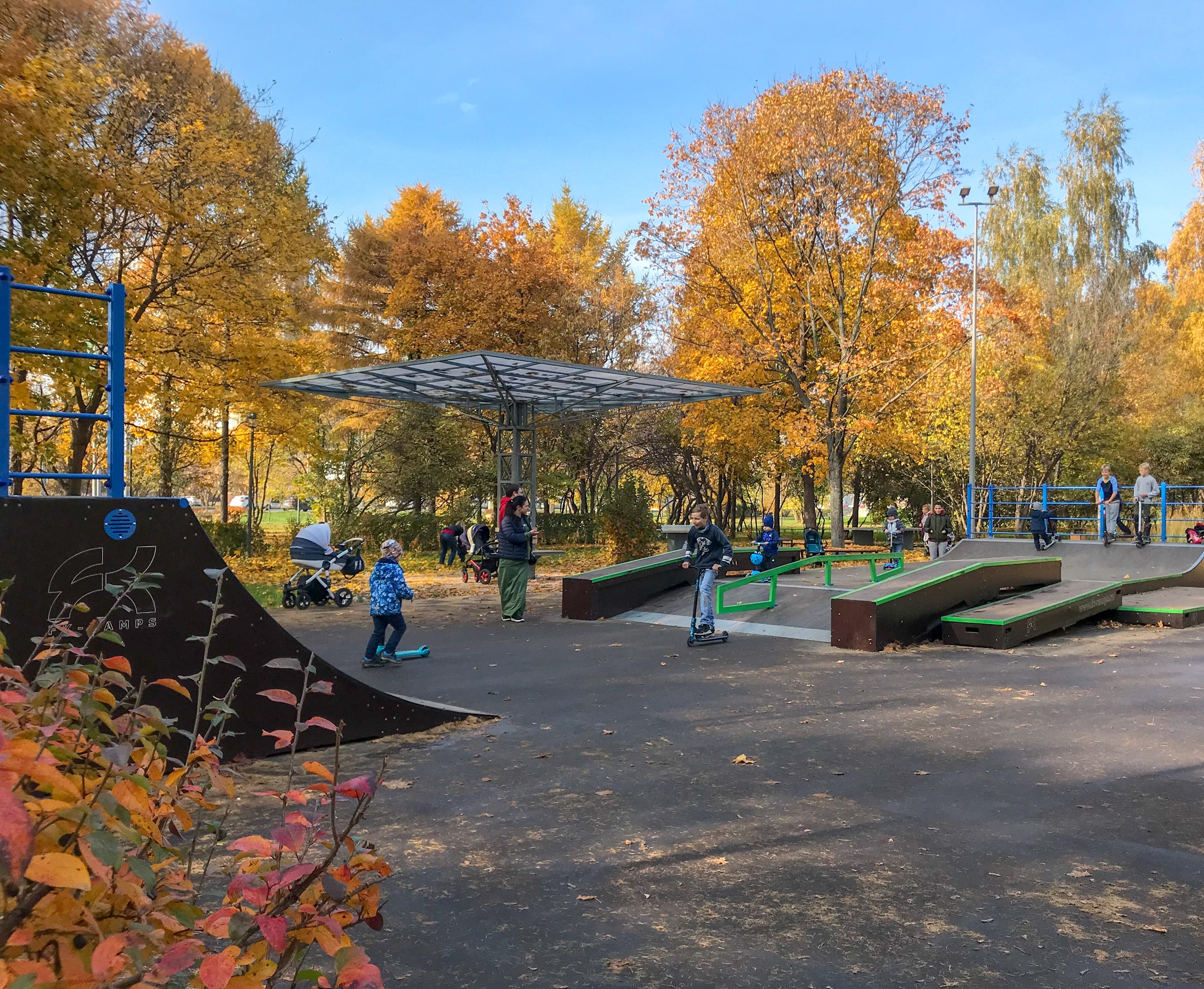 Фото Игровая площадка в парке Святослава Фёдорова - развлечение в Москве | Досугатор