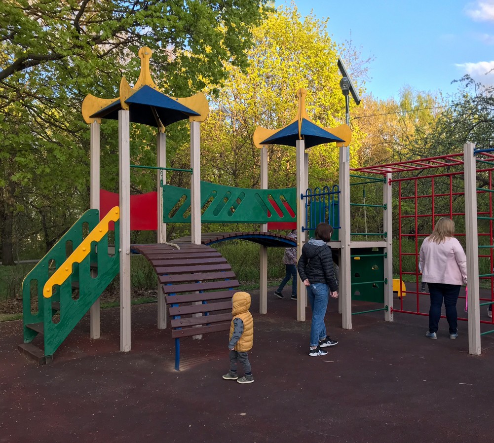 Фото Детская площадка в парке Северное Тушино №5 - развлечение в Москве | Досугатор