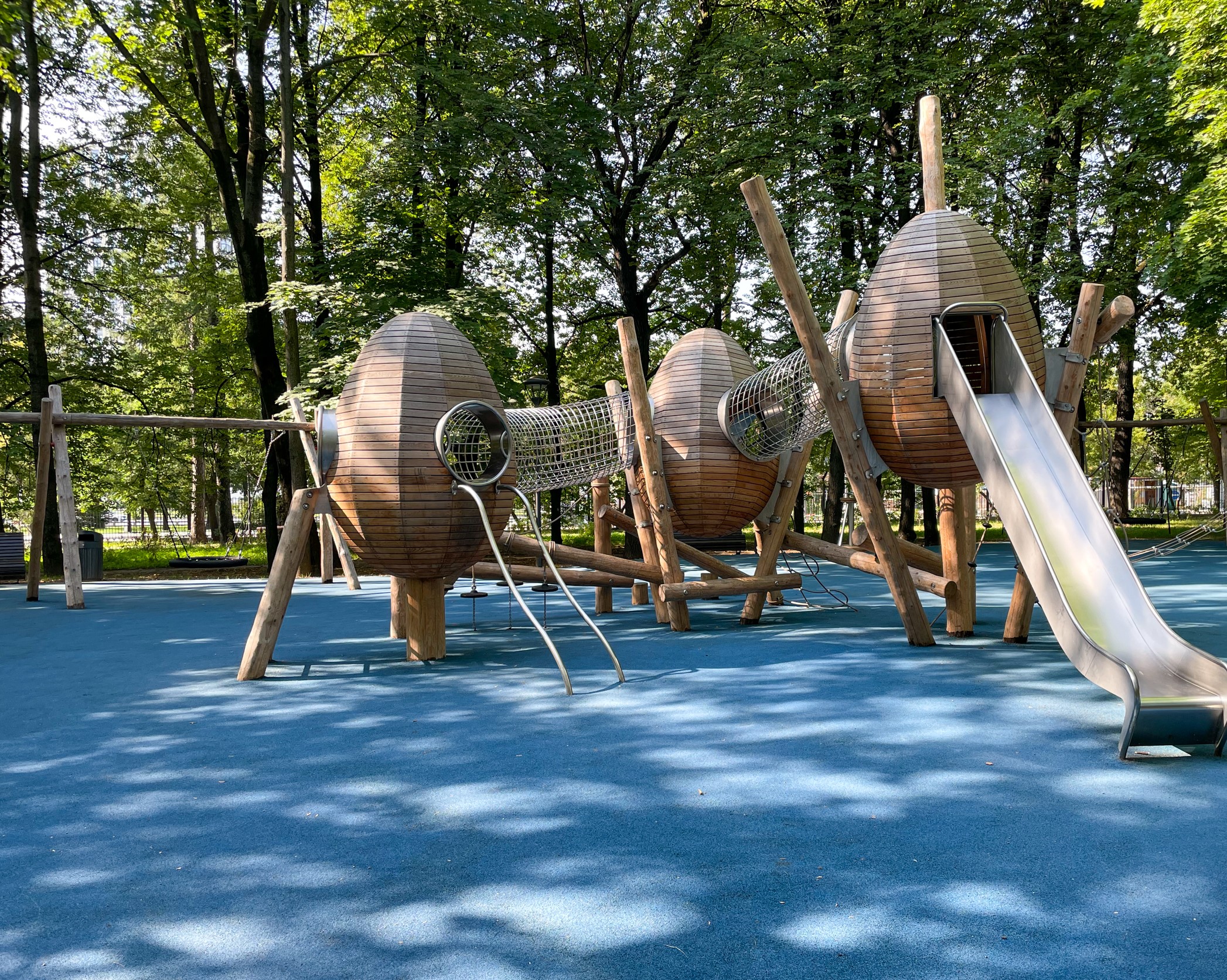 Фото Детская площадка с "гнёздами" (в парке физкультуры и спорта Динамо) - развлечение в Москве | Досугатор