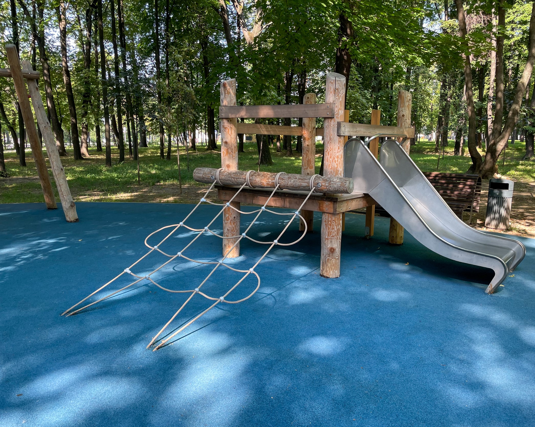 Фото Детская площадка с "гнёздами" (в парке физкультуры и спорта Динамо) - развлечение в Москве | Досугатор
