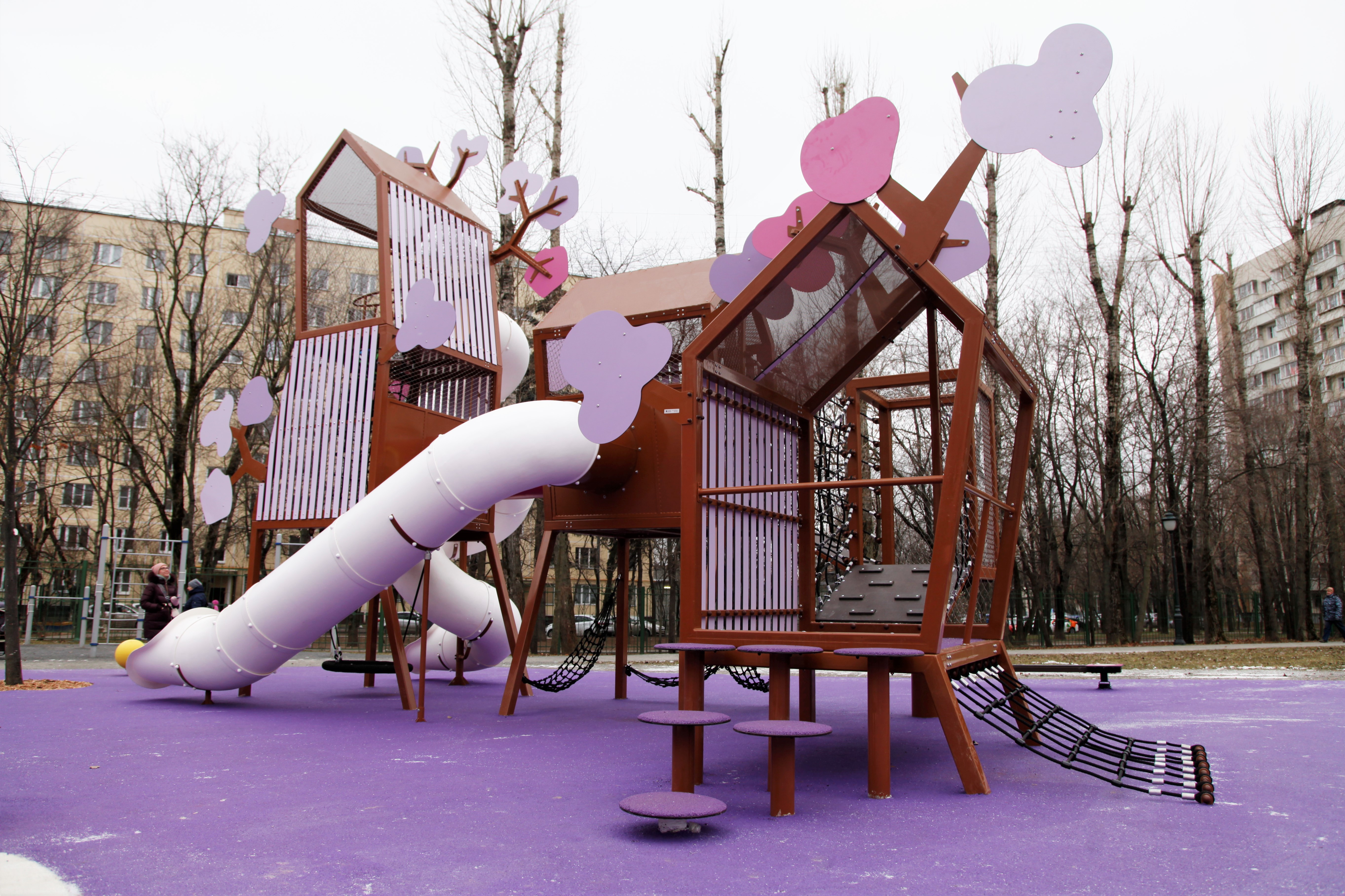 Фото Детская площадка в Сиреневом саду - развлечение в Москве | Досугатор