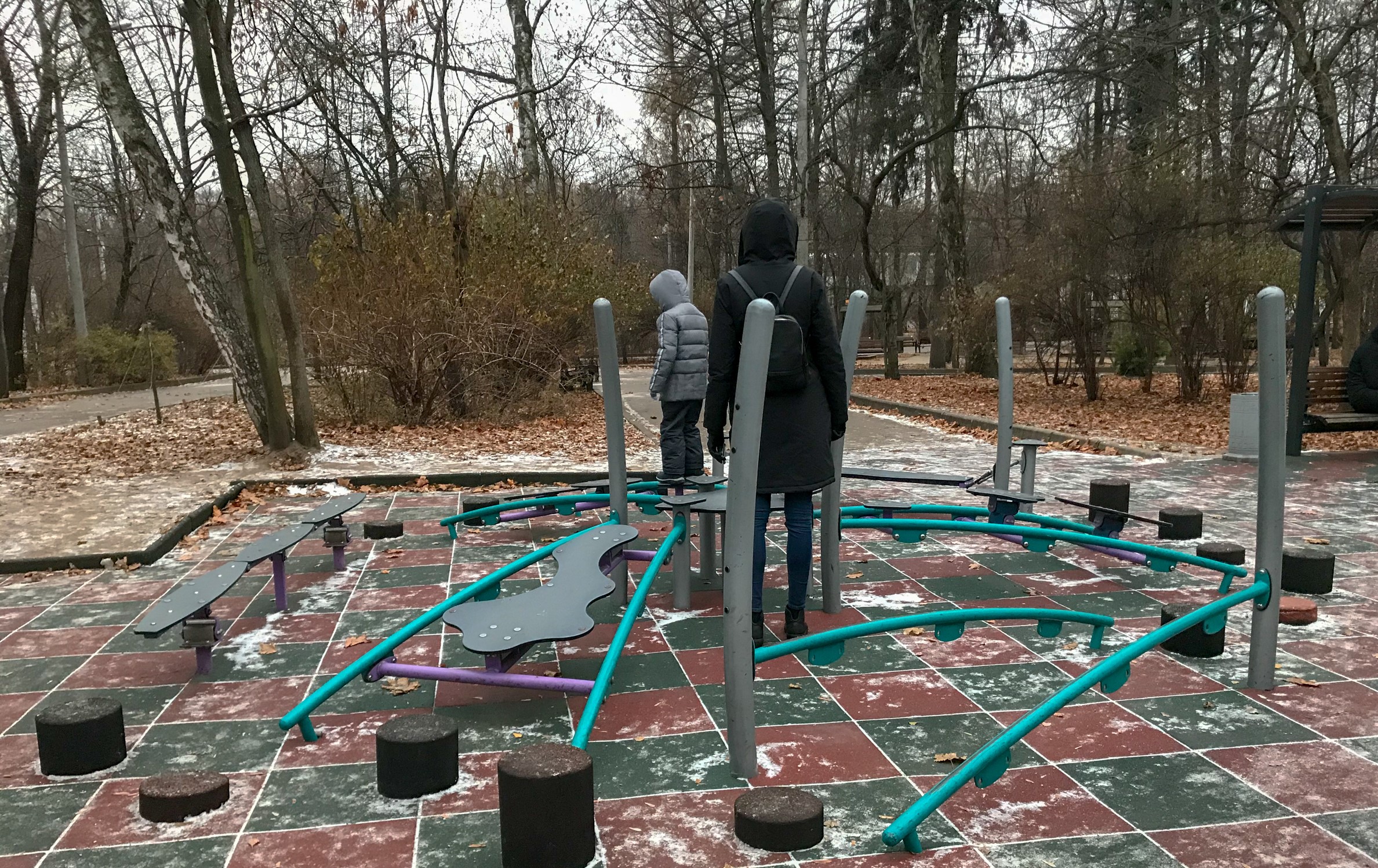 Фото Детская площадка с  башней  в парке Сокольники - развлечение в Москве | Досугатор