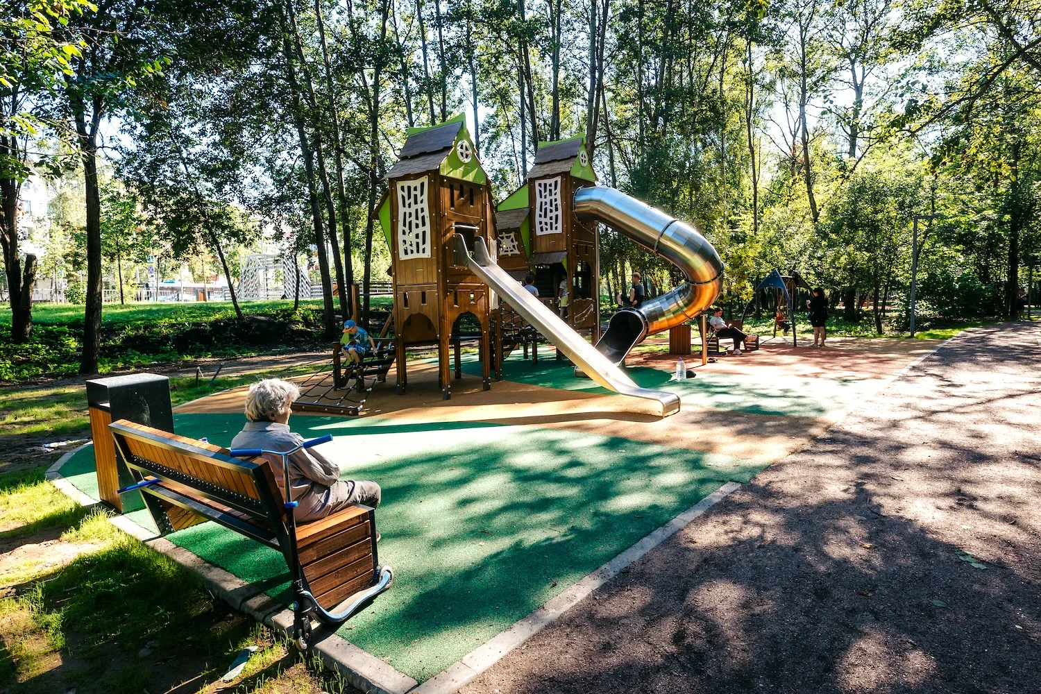 Фото Базовский сквер в Западном Дегунино - развлечение в Москве | Досугатор