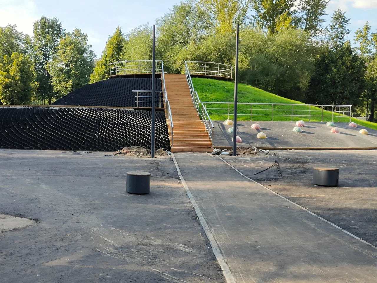 Фото Детская площадка (парк на Зеленом проспекте) - развлечение в Москве | Досугатор