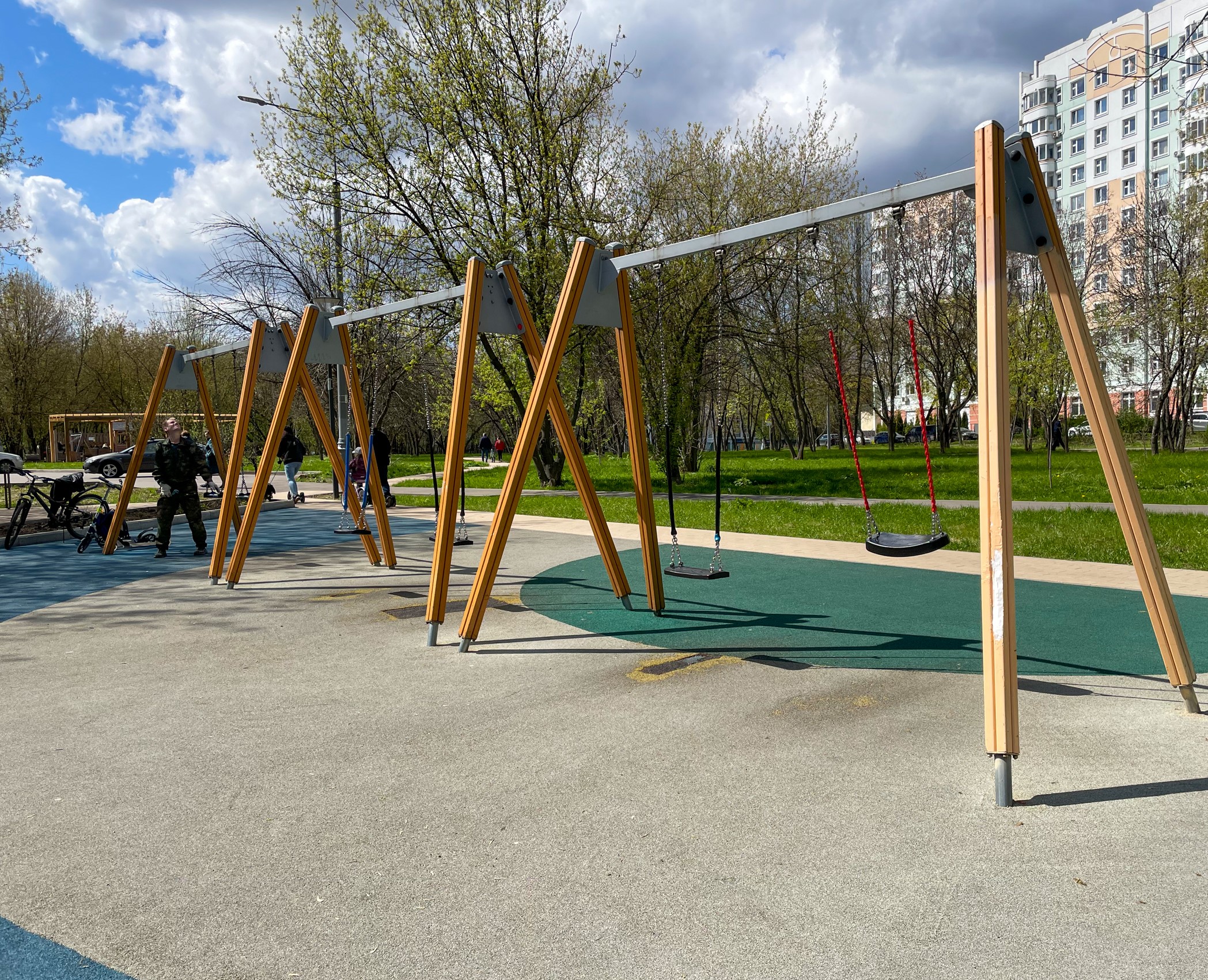 Фото Площадки на Заповедной улице в парке Яуза (в парке Певческое поле) - развлечение в Москве | Досугатор