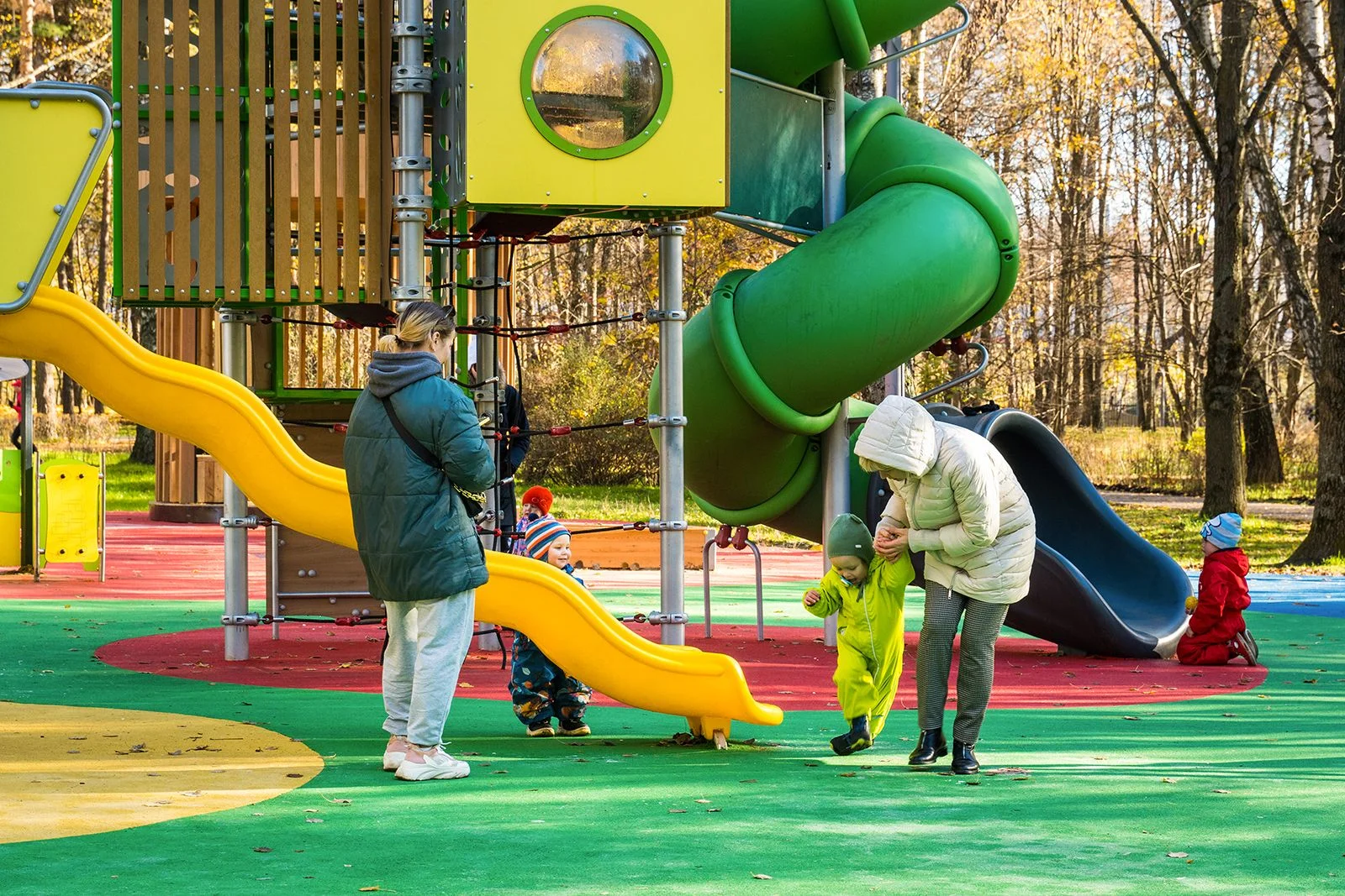 Фото Площадки в парке Покровское-Стрешнево - развлечение в Москве | Досугатор