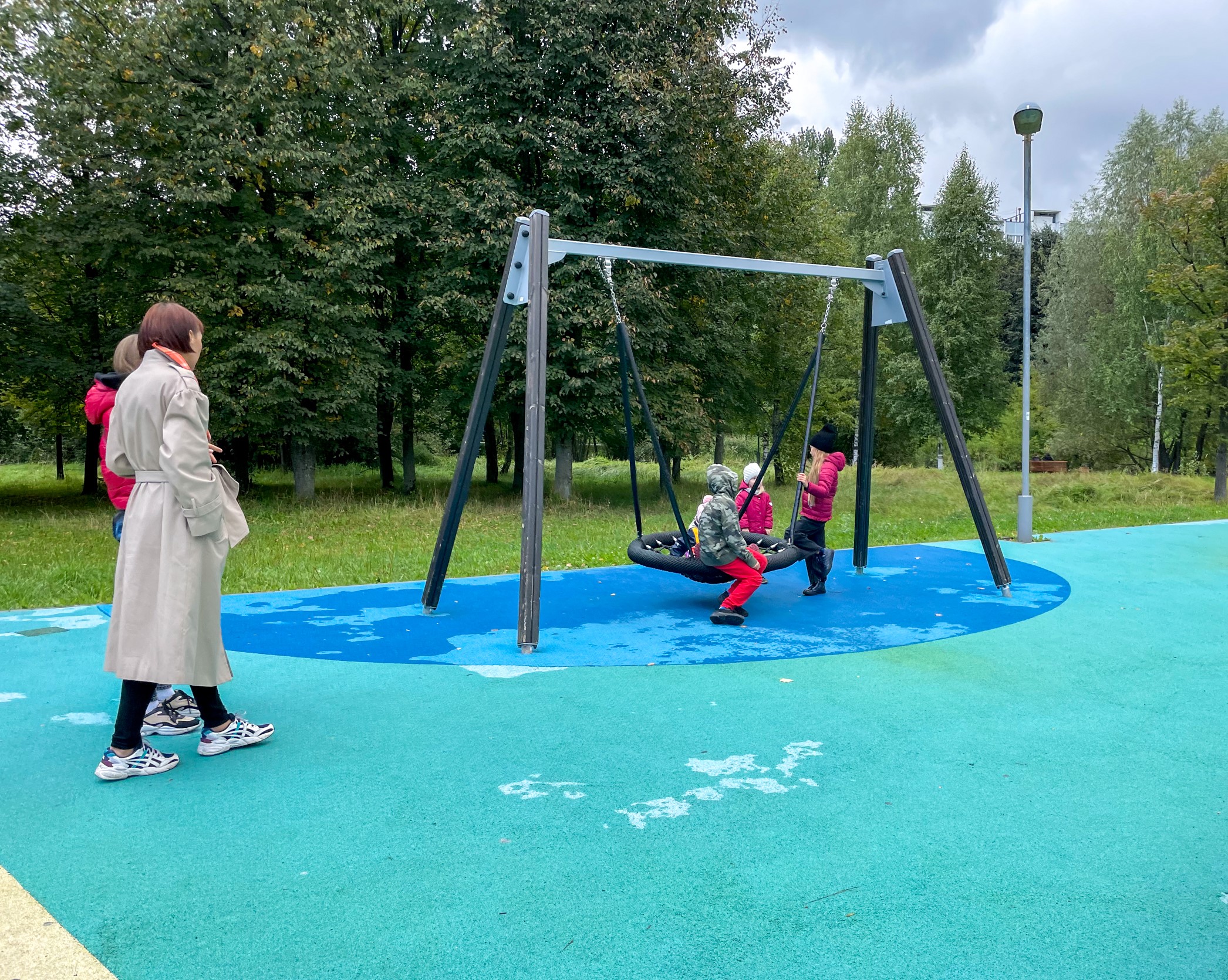 Фото Площадка с песочницей-кораблем в сквере по Олонецкому проезду - развлечение в Москве | Досугатор