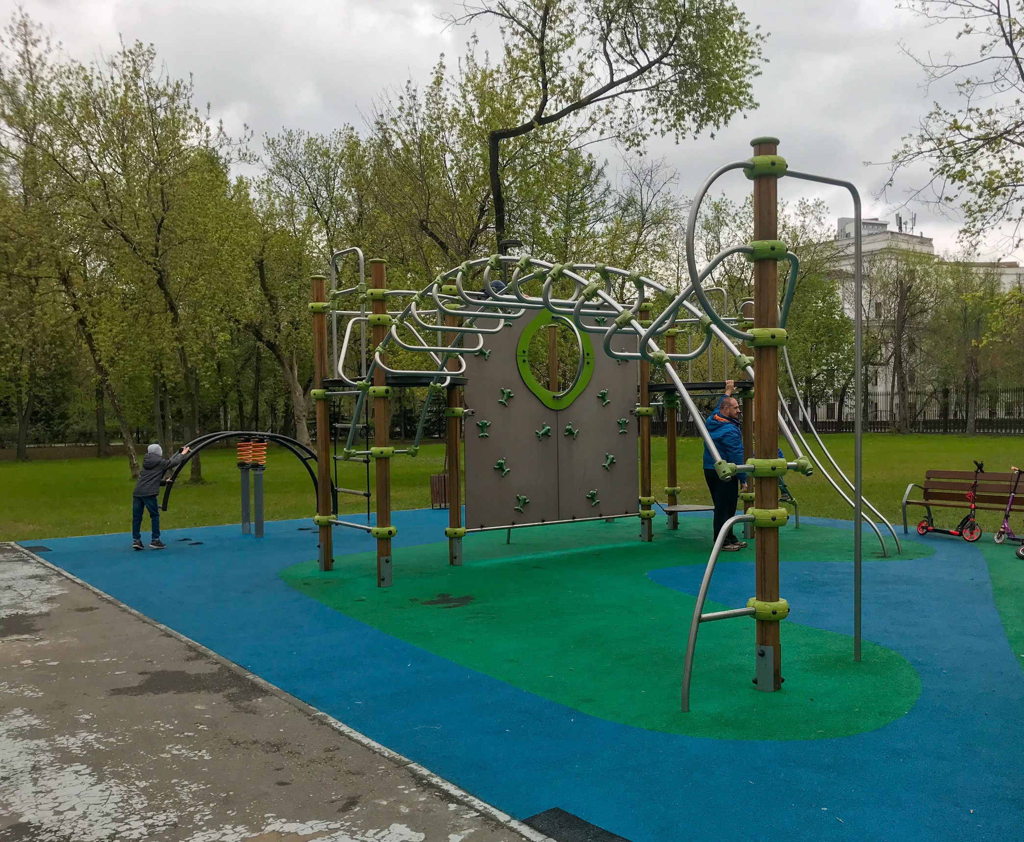Фото Детская площадка "Фантастический город" на ВДНХ - развлечение в Москве | Досугатор