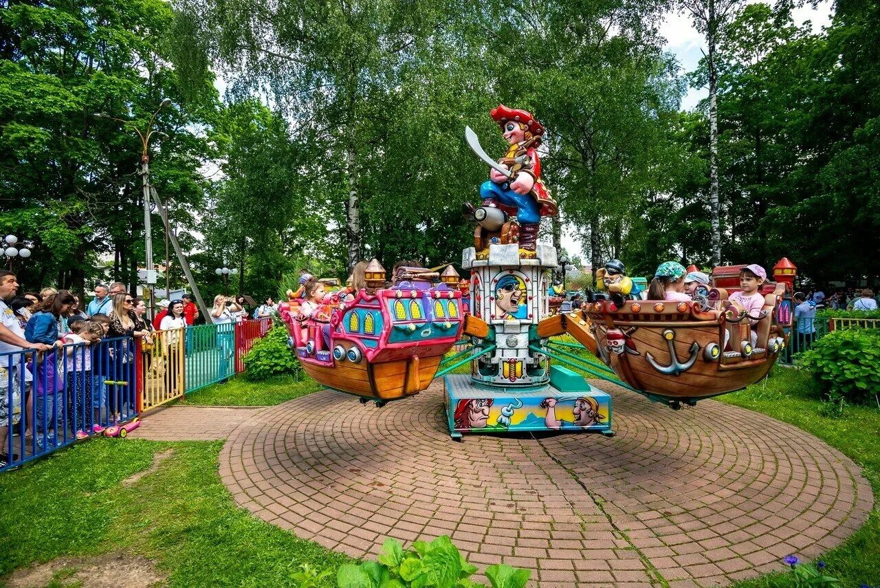 Фото Муниципальный парк «Берёзовая роща» (г. Дмитров) - развлечение в Москве | Досугатор